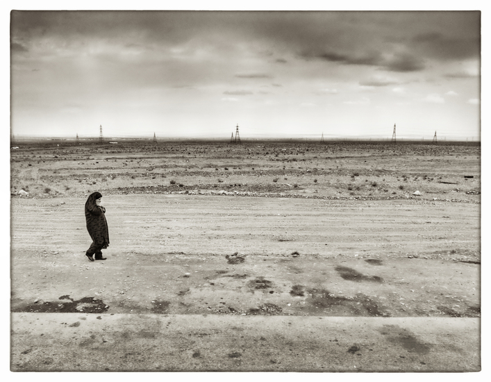 woman in desert زن در بیابان
