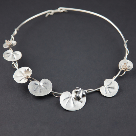 waterlelies met kikker