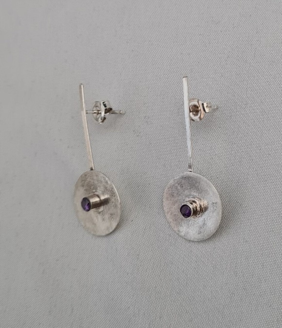 zilveren oorhangers met amethist