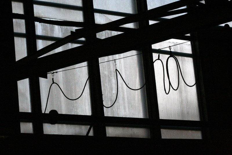 venster in oude fabriek