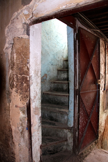 doorkijk in souk Marokko