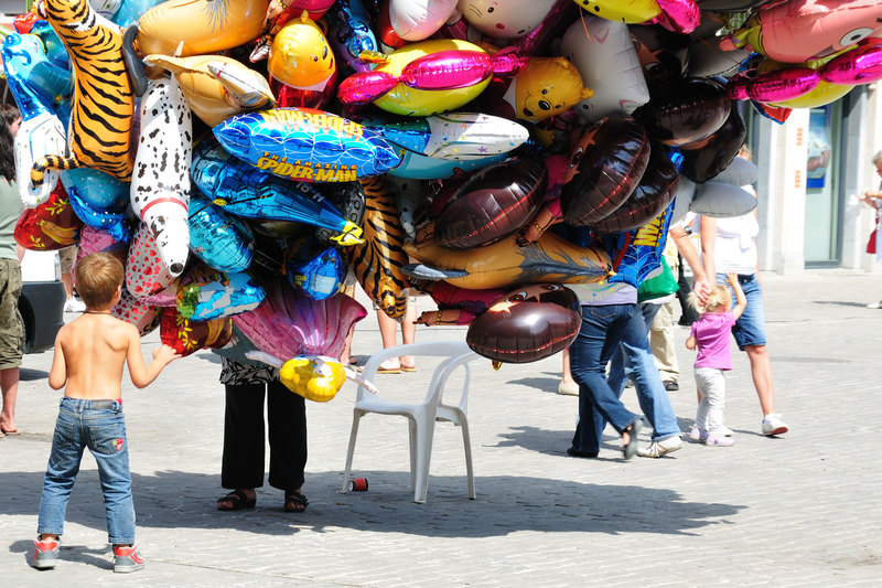 de jongen en de ballons