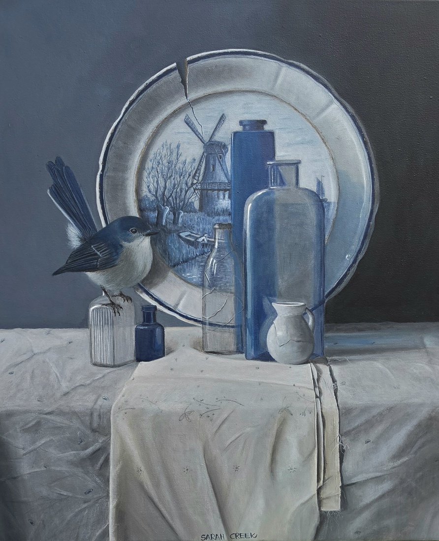 stilleven met Delfts blauw bord 