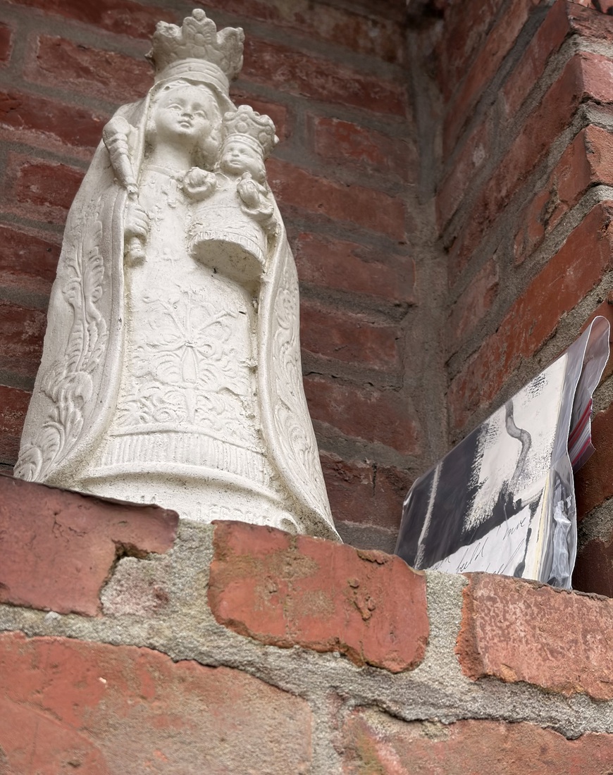 Maria met kind Jezus en 'BeeldMoe'