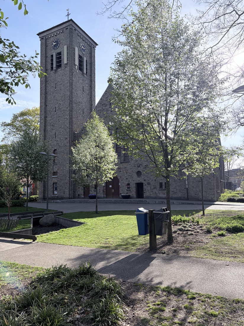 Sint-Jozefskerk, ook Kerktheater, in Heide-Kalmthout