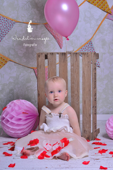 Roosje met rozenblaadjes