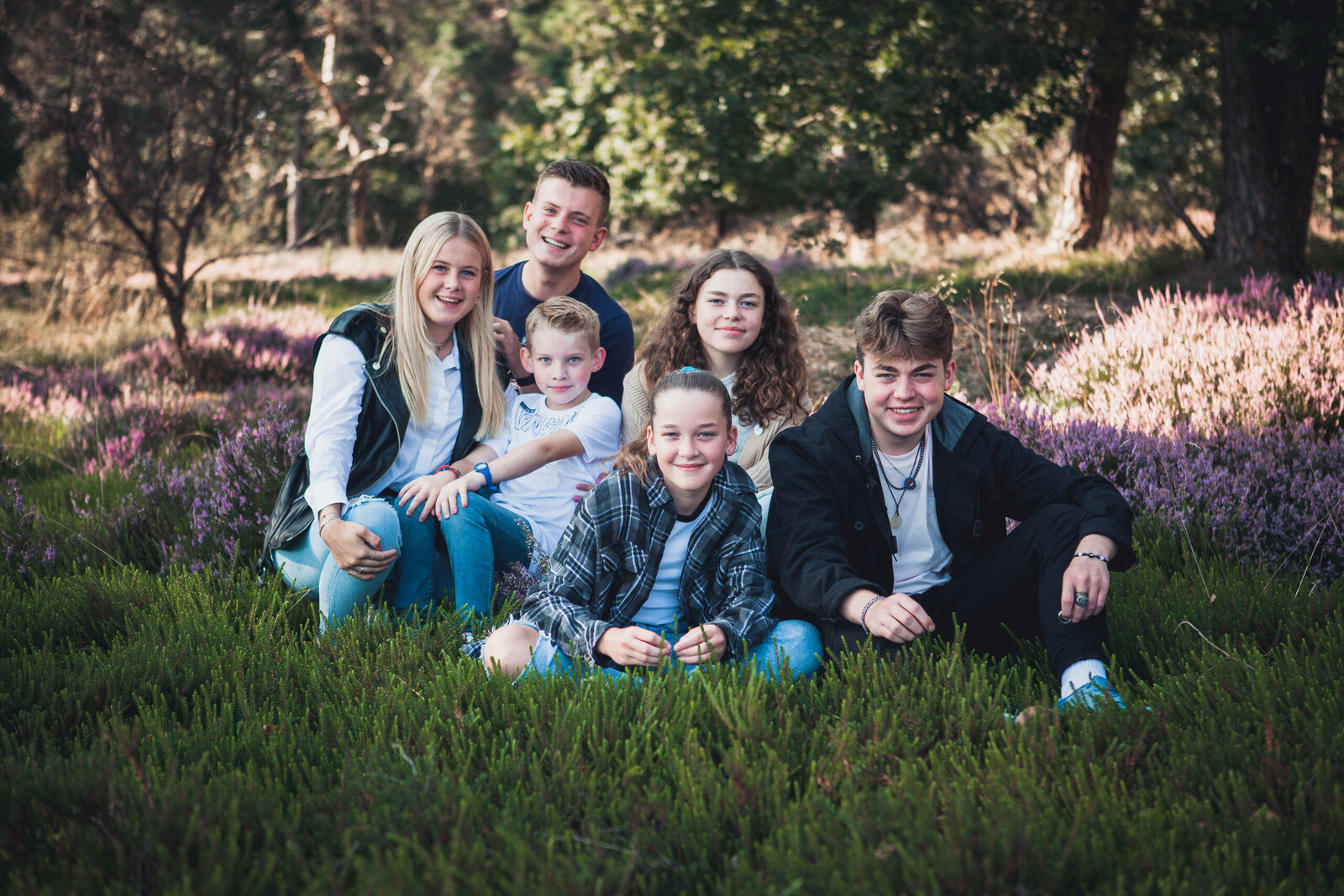 Alle kleinkinderen samen, heideveld Schoonloo