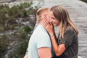 Mooie foto's van jullie samen? Dat is zeker mogelijk. We zoeken met elkaar een mooie locatie op en gaan aan de slag. Leuk als cadeau voor je partner ;)