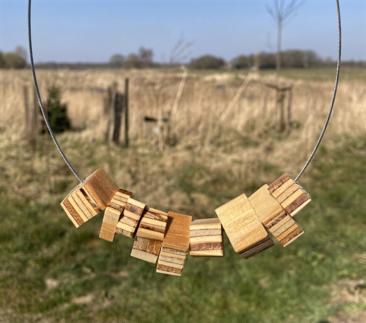 Blockchain ketting met houten kralen