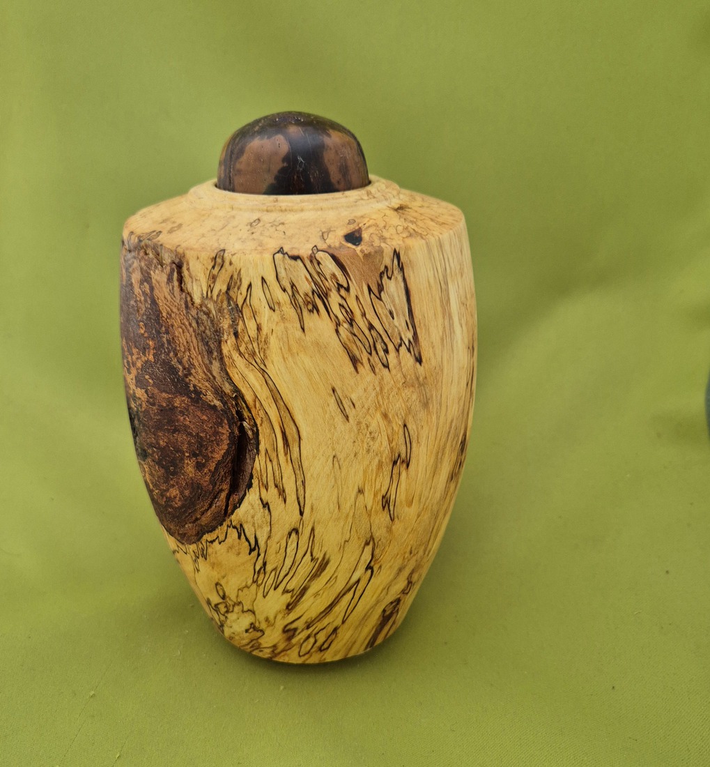 berken vaas met deksel