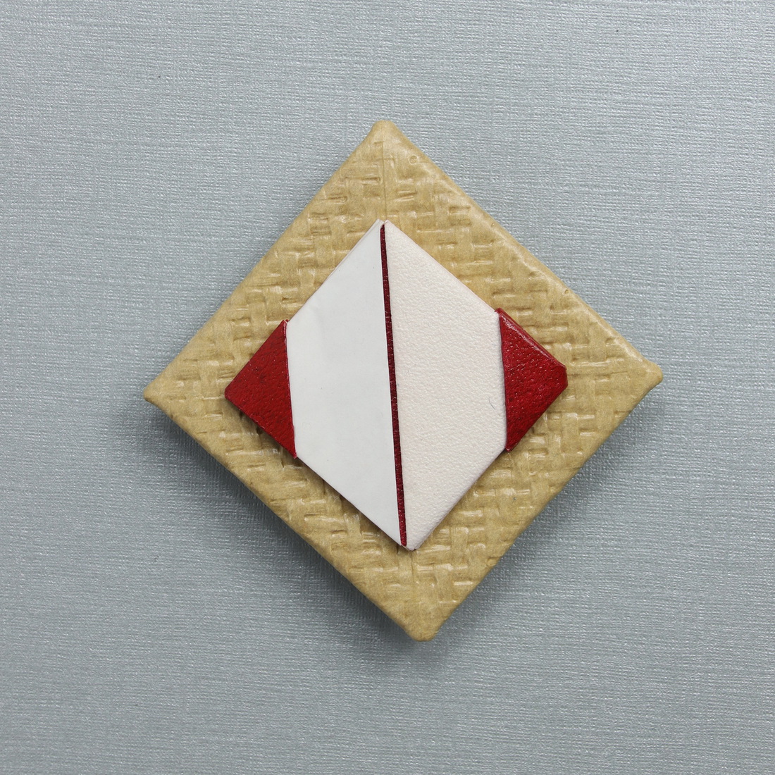 Origami broche rood-beige