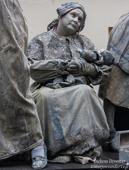 Living statue 11