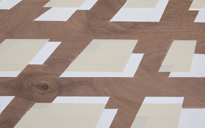 Tape is een belangrijk materiaal geweest in de realisatie van het werk in deze serie.