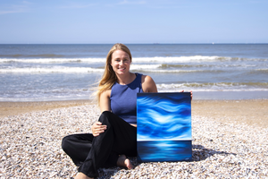 Verzameling (meest recente) olieverfschilderijen met als thema de horizon en de kleuren tussen de lucht en aarde in. Het magische randje wat een het licht zo bijzonder maakt aan de horizon als bijvoorbeeld de zon opkomt of ondergaat. 
De meeste werken zijn geïnspireerd op mijn huidige woonplek, Scheveningen; het strand, Meijendel, de zee en zonsondergangen.