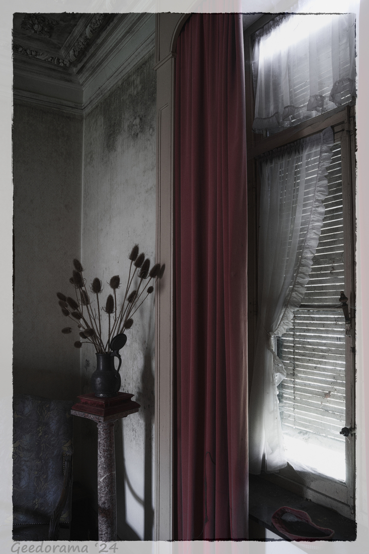 The red curtain
