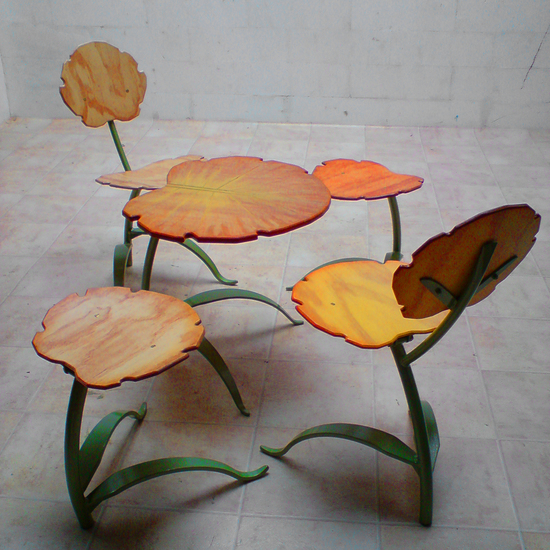 bladstoelen en bladtafel set