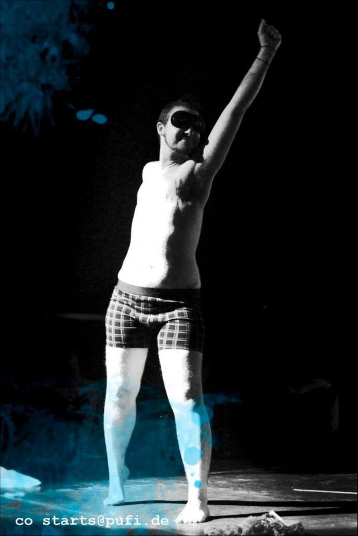 Transmale body Performance Wigstöckel, Berlin