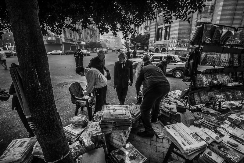 Krantenverkoper in Cairo