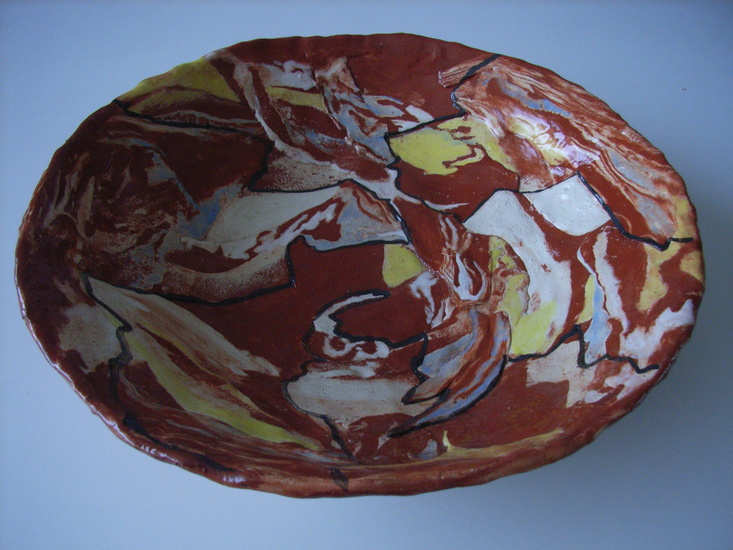 schaal met engobe beschilderd