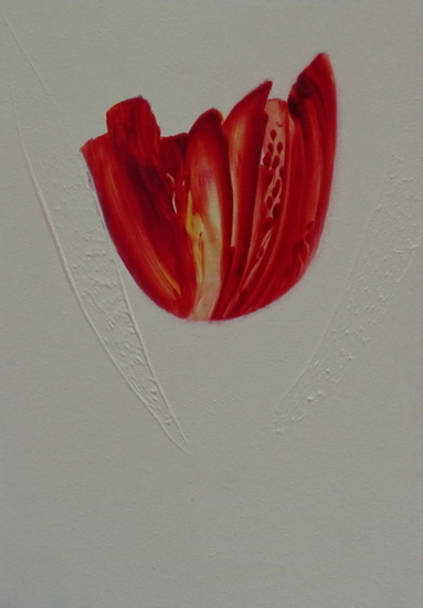 Rode abstracte tulp 2 met bladeren in reliëf