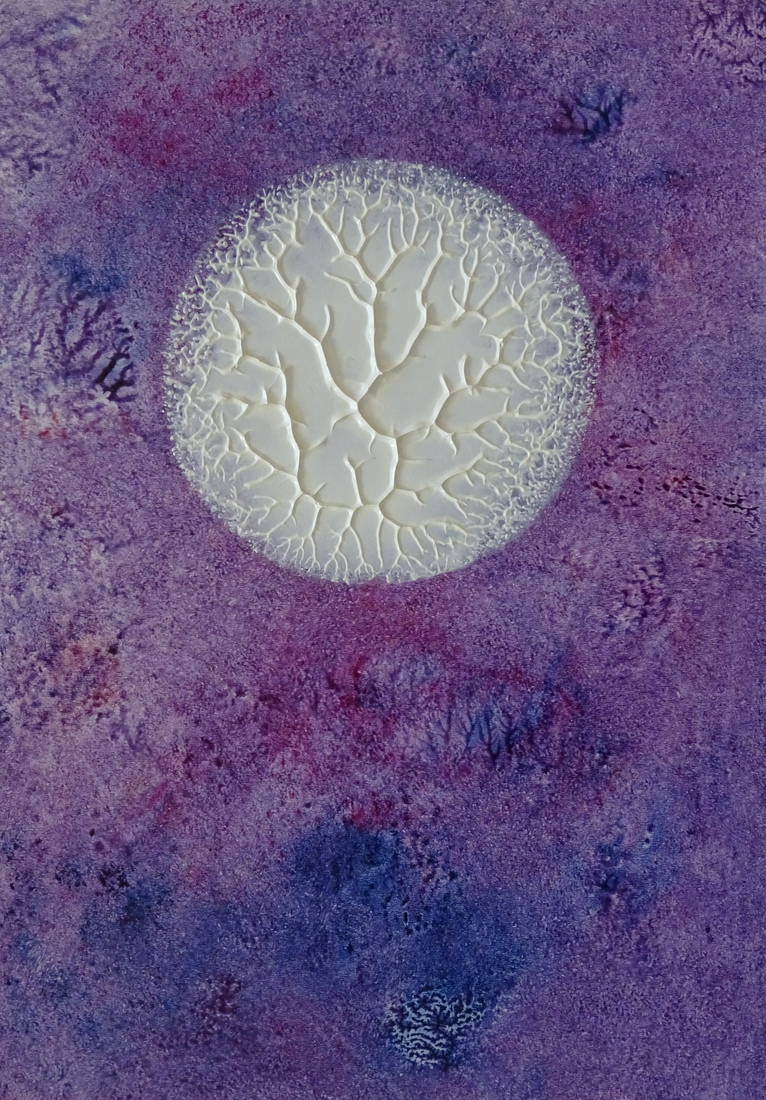 Grillige witte cirkel in paars