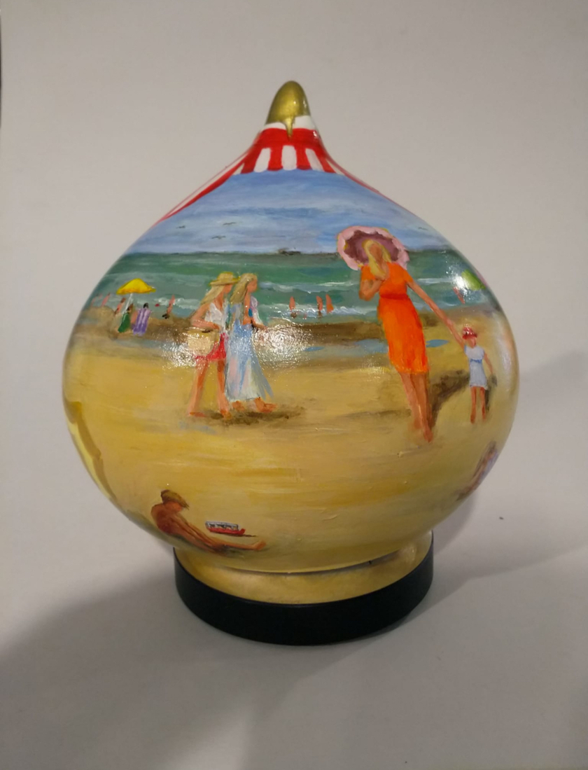 Nederzandt strandbol, Dame met het oranje jurkje
