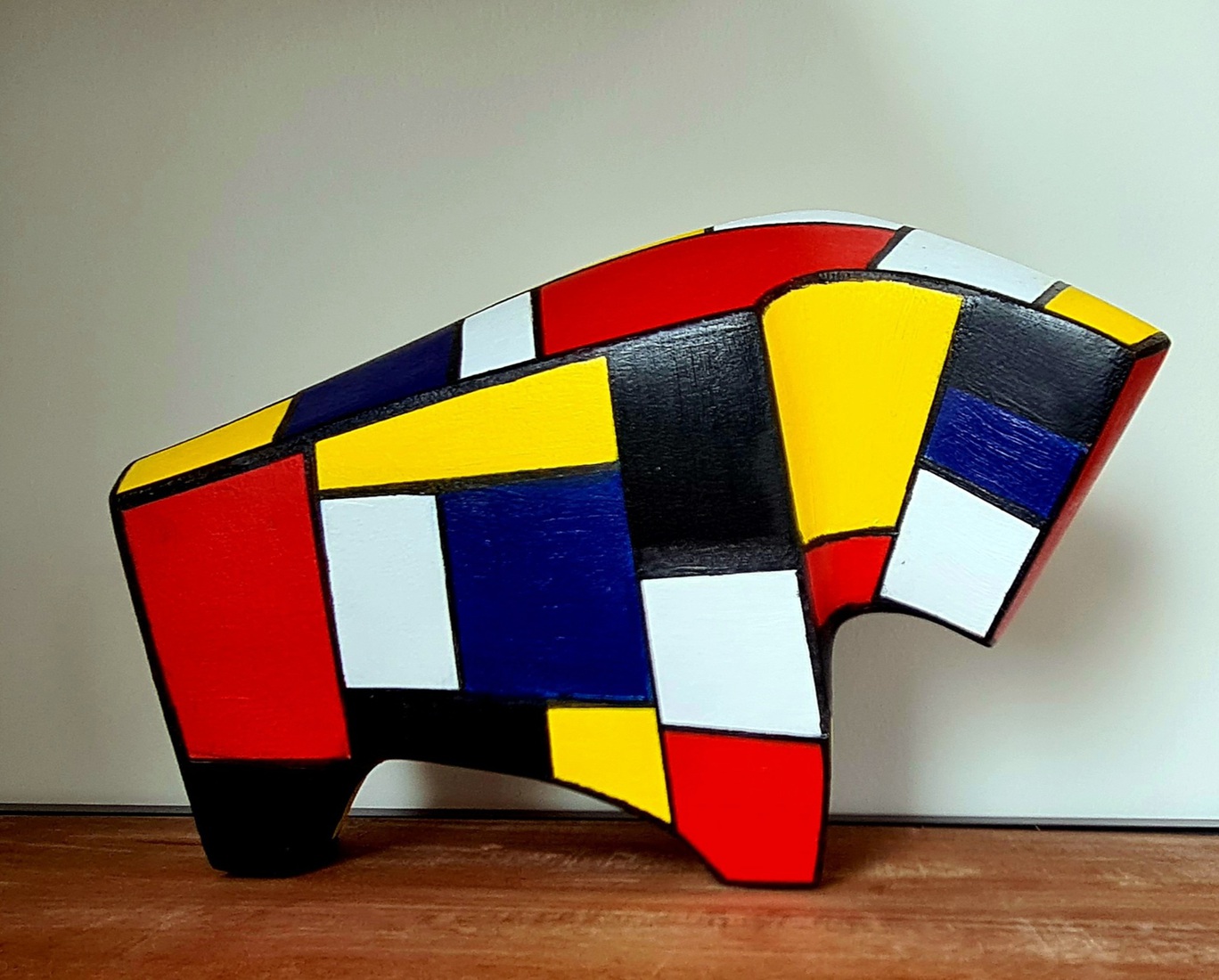 Stiertje in Mondriaan stijl.