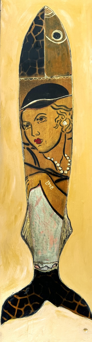 Mae (gold)