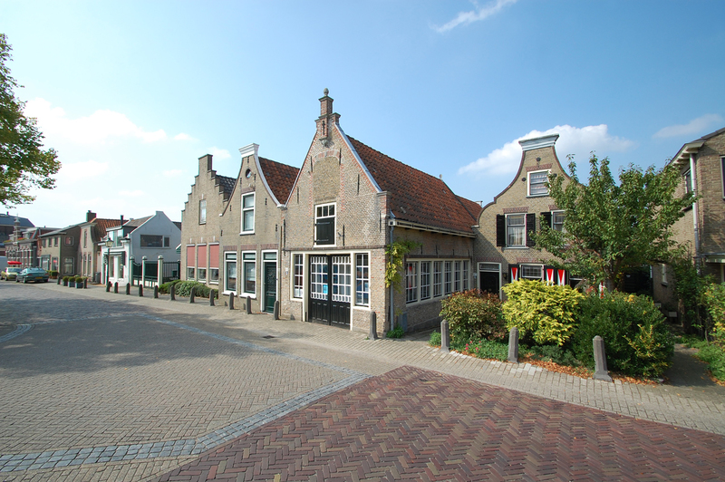 Midden-Delfland Dorpskern Schipluiden met Trapgevelhuisjes.