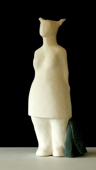 Witte vrouw met tas.