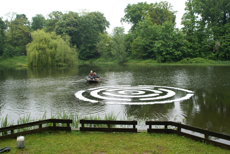 Aquarint - Een waterlabyrint voor de meerkoetjes.