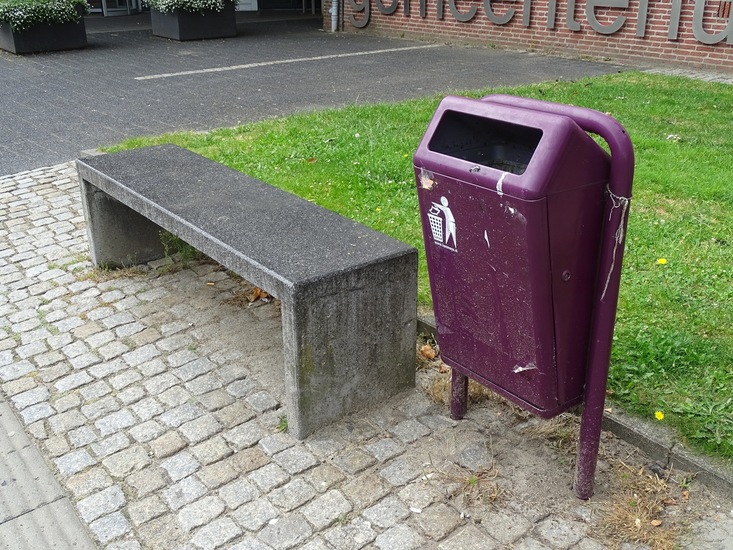 Raadhuisplein, Rijen.