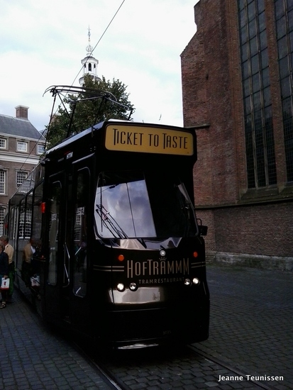 De tram.