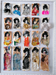 Kunst op Theezakjes. Een geweldige canvas die al gekleurd is door de thee. met acryl vermengd met allerlei materialen maak ik er een echte kunstige tea-party van.