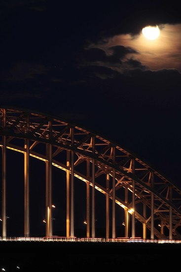 Waalbrug maan