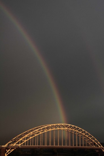 Waalbrug regenboog