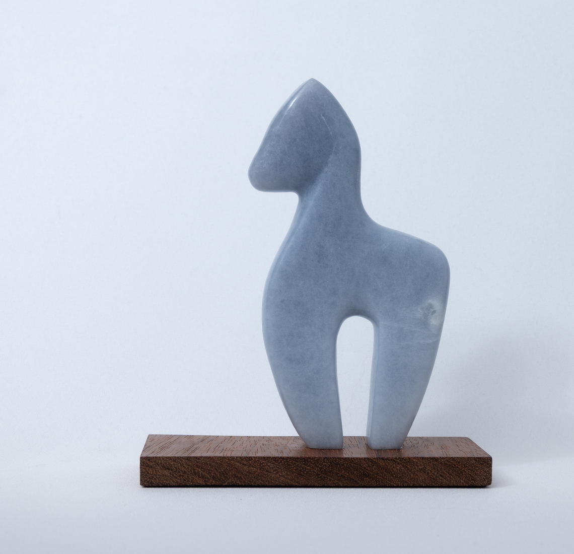 Aiyanar paard, gemaakt van blauwe Albast. Jan. 2026