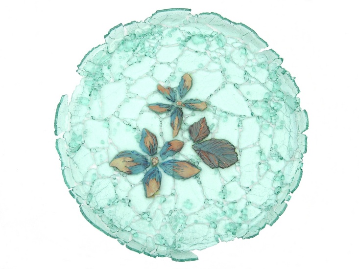 BLOEMEN DRIJVEND OP WATER