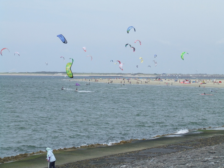 Kitesurfers
