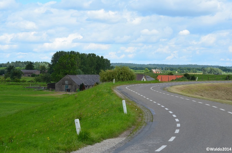 dike along the Neder Rijn at Amerongen