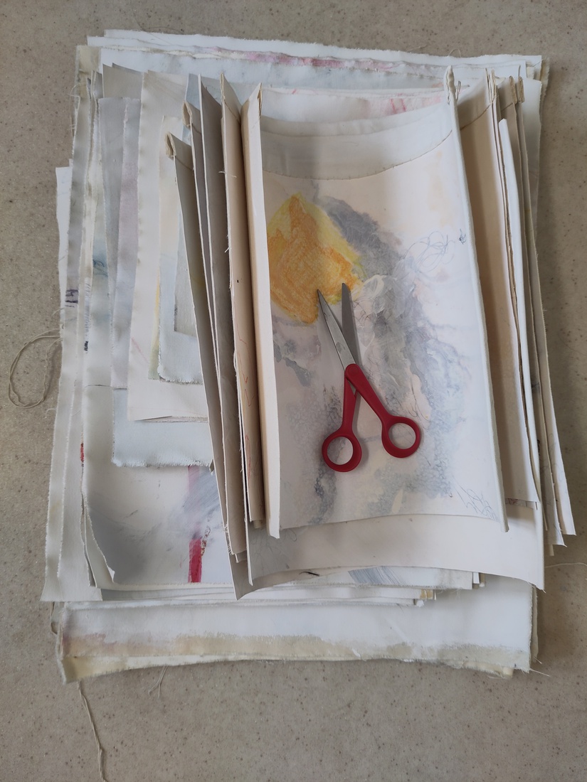 Stapel geknipte tekeningen 