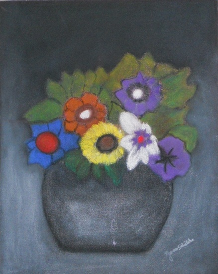 bloemen in zwarte vaas