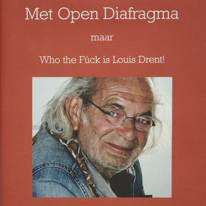Dat is de titel van de onverbloemd eerlijke en wat rauwe biografie over de markante en gedreven man achter de ‘fotograaf’, die zijn voetsporen in tal van fotografietakken heeft achtergelaten. Ook is een zorgvuldige selectie van fotografische werken, gemaakt tussen 1965 en 2015, opgenomen. Het fotografische deel van 148 pagina’s, met de naam ‘Portfolio in a Nutshell’, biedt een beknopt overzicht van het totale oeuvre.