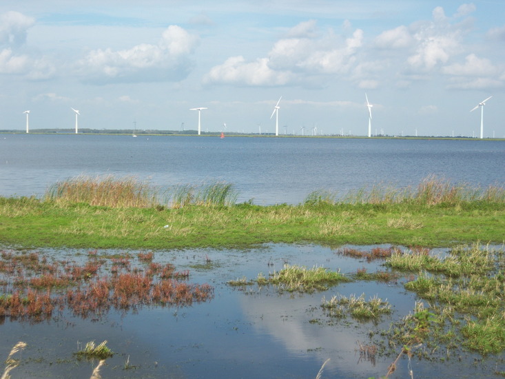 Eemmeer met uitzicht op Flevoland