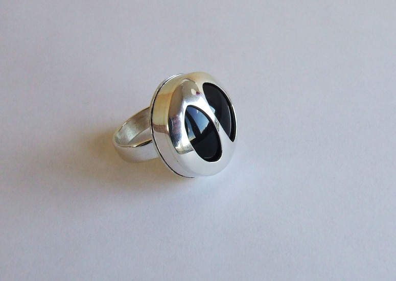 zilveren ring met ronde onix