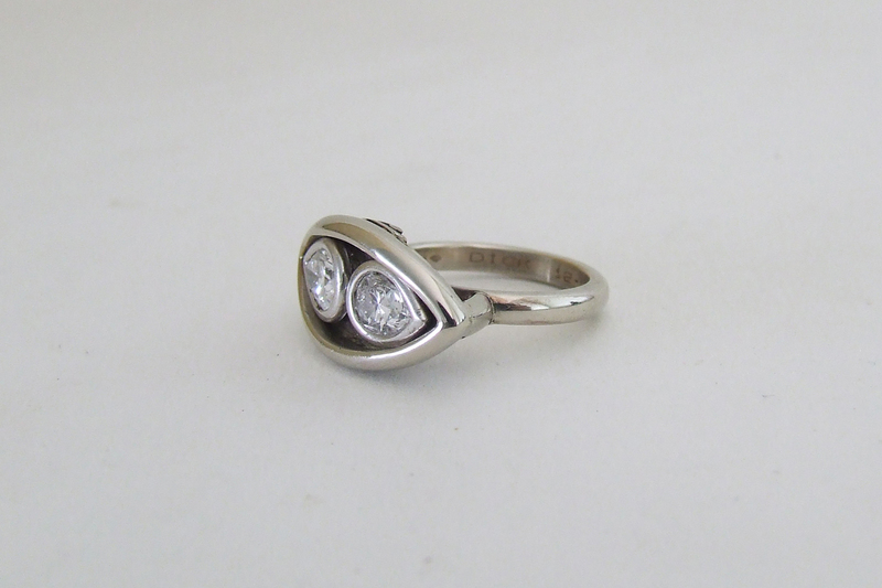 ring van twee witgouden ringen