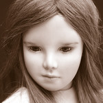 hier vindt u een selectie uit de collectie 'poppen' Elke pop is gemaakt uit porselein naar eigen ontwerp en in vijf lagen beschilderd, ook de ogen. Echt mensenhaar en handgemaakte kleding. Meer poppen op www.martinejansen.be