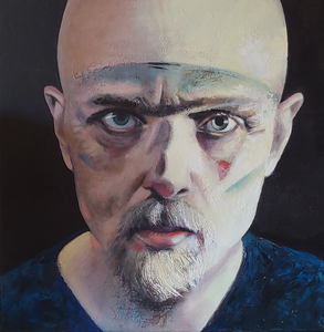 Levensechte portretten van mens en dier, geschilderd op doek of rond paneel.