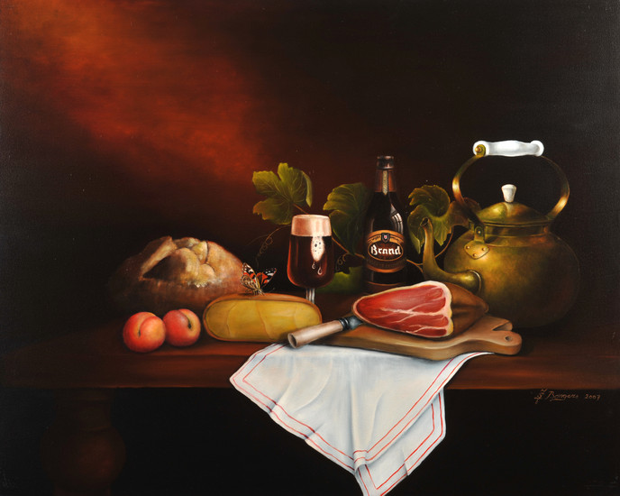 Stilleven met Brand oud bruin bier en ham