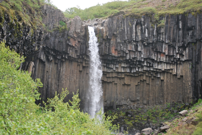 Waterval met basalt structuur